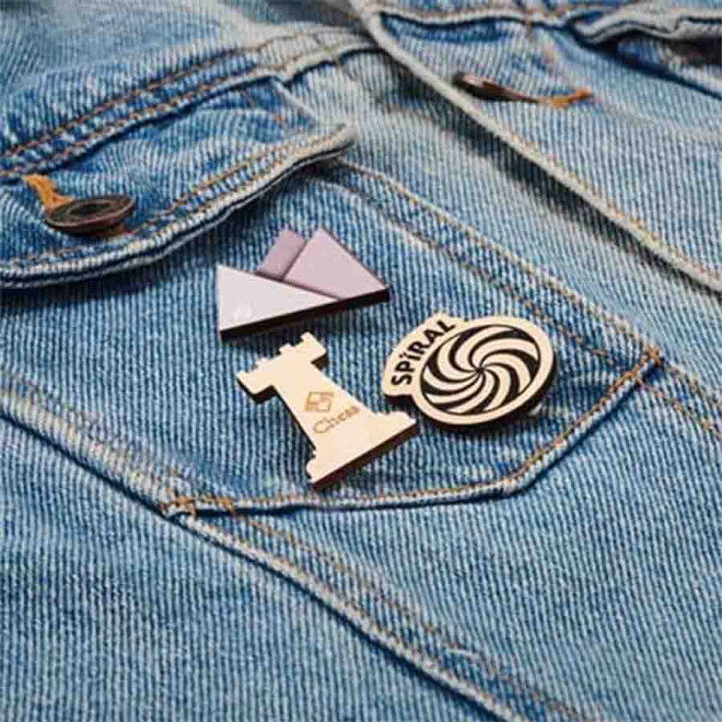 PINS PERSONNALISABLES EN BOIS 'YARI' 