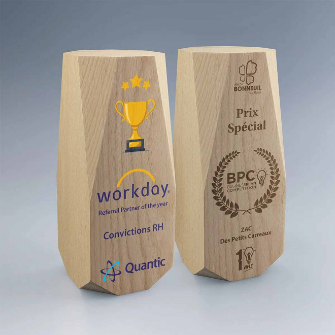 TROPHEE EN BOIS PERSONNALISE 'ROBINOUD FACETTE'