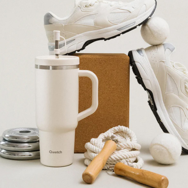 MUG AVEC POIGNEE QWETCH PERSONNALISABLE 'TRAVEL CUP'