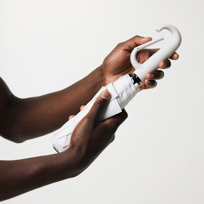 PARAPLUIE AVEC MOUSQUETON RPET PERSONNALISABLE 'YARA' 