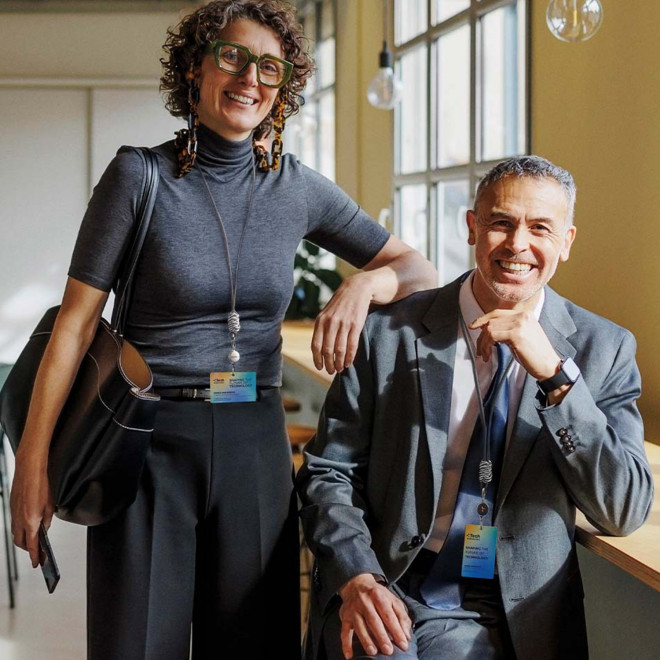 BADGE EN PAPIER 8.6x5.4CM PERSONNALISE 'BADGOS'