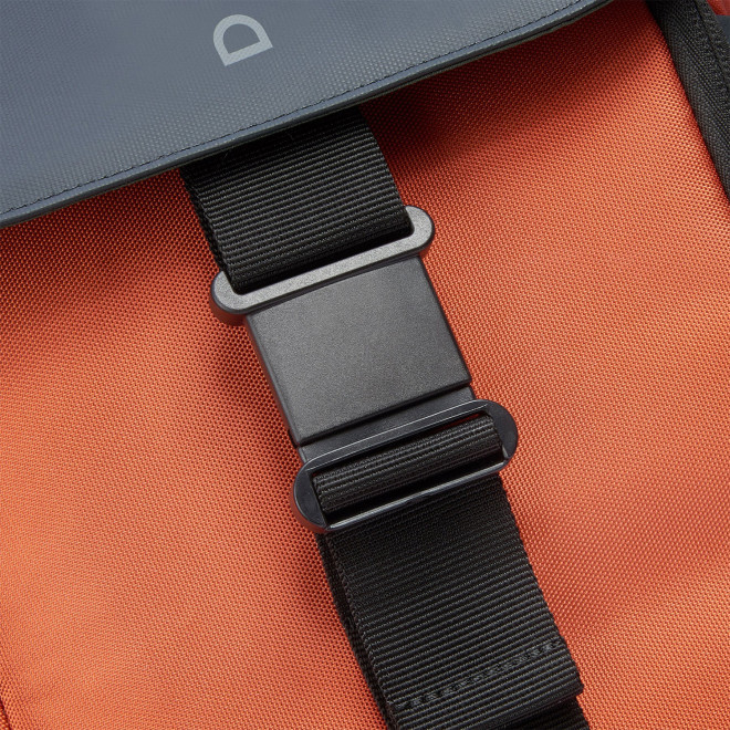 SAC A DOS DELSEY PARIS PERSONNALISABLE 'SECURFLAP'