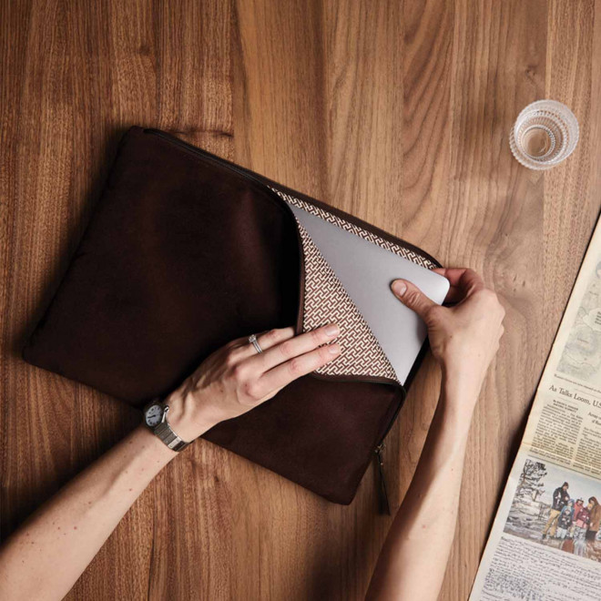 POCHETTE PERSONNALISABLE POUR ORDINATEUR 16" 'HERMOS'