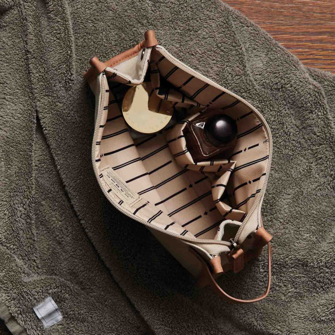 TROUSSE DE TOILETTE PERSONNALISABLE EN TOILE RECYCLE 'ZARRA'