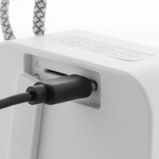 MINI ENCEINTE SANS FIL PERSONNALISABLE 'CUBO'