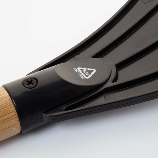 GRATTOIR AVEC BROSSE PERSONNALISABLE 'KAPIC'