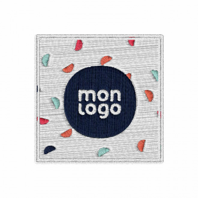 MAGNET CARRE BRODE PERSONNALISABLE 'COURSU'