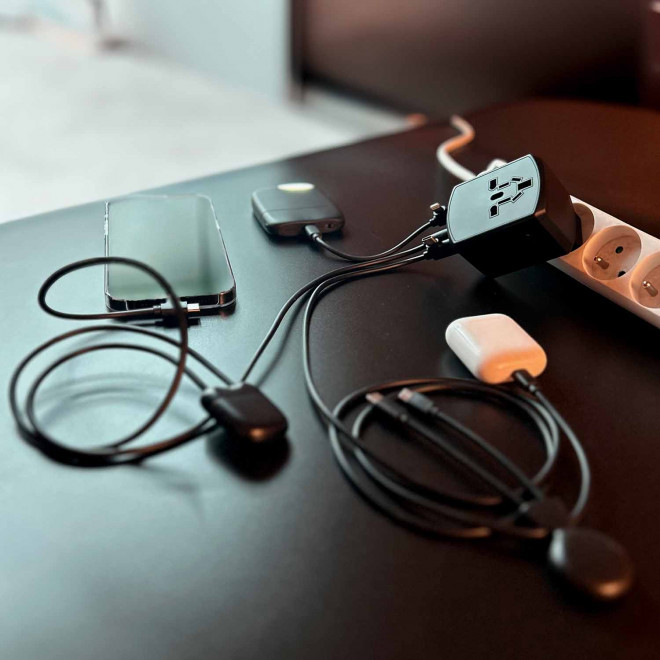  ADAPTATEUR DE VOYAGE PERSONNALISABLE 'TRIPPER'