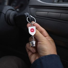 PORTE CLE CASQUE DE POMPIER PERSONNALISABLE 'PINPOM'