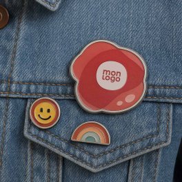 PINS PERSONNALISE EN FER UV 'PINOU'